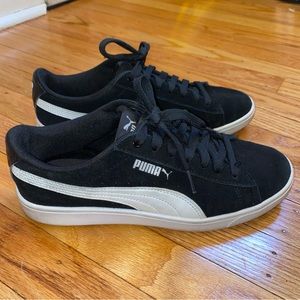 PUMA VIKKY V2 SNEAKER - WOMEN'S size 8